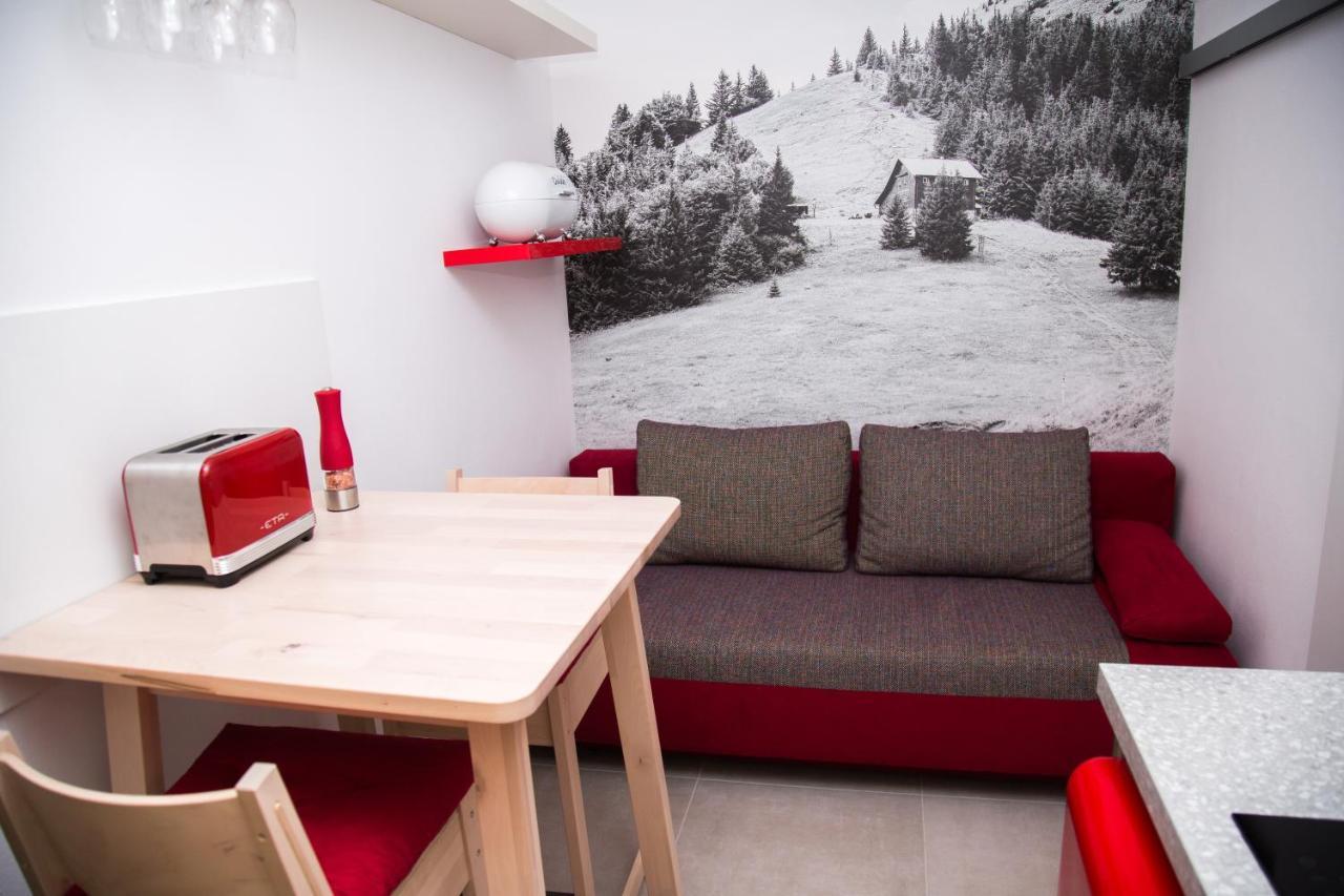 Snowland Apartmany Valča Eksteriør bilde
