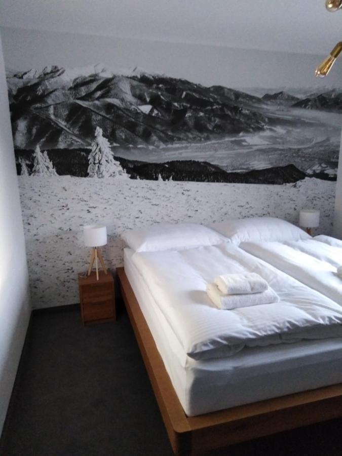Snowland Apartmany Valča Eksteriør bilde