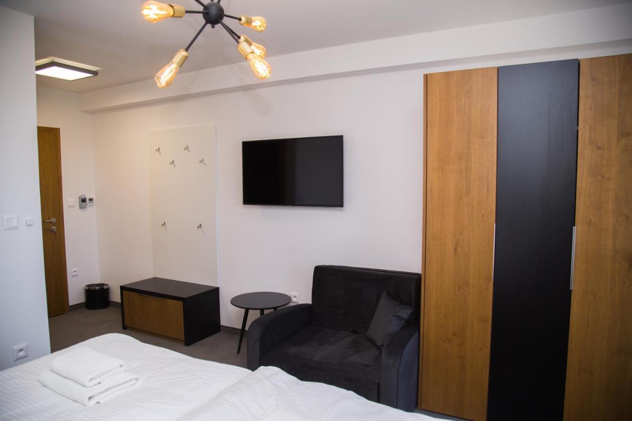 Snowland Apartmany Valča Eksteriør bilde