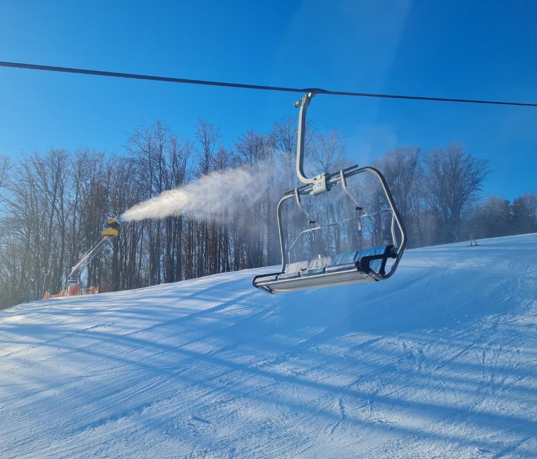Snowland Apartmany Valča Eksteriør bilde